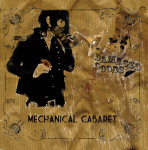 Mechanical Cabaretin albumin "Damaged Goods" tausta on ruskea ja nuhjuinen, kuluinen ja naarmuuntunut. Siinä näkyy musta siluetti miehestä, jolla pelikortteja kourassaan ja kaasunaamari kasvoillaan. Oikeassa laidassa albumin nimi ja alaosassa mustalla