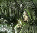 Artesian albumin "Llydaw" eutkannessa piirros vihreästä luonnosta, jonka seassa oikeassa alakulmassa vihreään kaapuun pukeutunut nuori nainen. Kuvan yläosassa keskellä koristeellisin kirjaimin yhtyeen nimi ja vasemmassa alakulmassa samaan tyyliin al