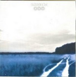 "Boundless Thirst for the Outside" -albumin etukannessa valokuva kylmänsinisestä pellosta, jonka yllä lähes vitivalkoinen taivas ja kaukaisuudessa mustaa kuusimetsän puurajaa. Kuvan yläosassa keskitettynä jonkinlaista tekstiä valkoisella värillä