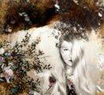 Dark Orangen uuden "Clouds, Paperships & Fallen Angels" -albumin etukannessa näkyy valokuva vaaleahiuksisesta naisesta seisomassa rönsyilevää kukkaistaustaa vasten. Kuvan värimaailma on vaalea, ruskea ja kellertävä.