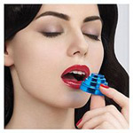 "Something for Everybody" -albumin etukannessa näkyy symmetriset kasvot omaava tummahiuksinen nainen, jolla punatut huulet ja suu avoinna. Nainen aikoo laittaa silmät kiinni suuhunsa sinisen rautakappaleelta muistuttavan esineen.