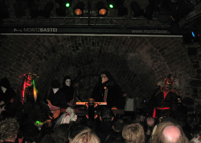 Kuvassa My Friend Skeleton. Kuvan otti Juha M.