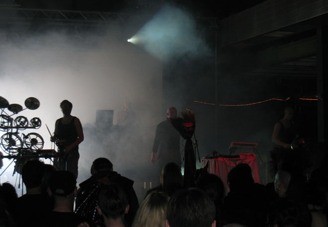 Kuvassa This Morn' Omina Wave-Gotik-Treffenissä. Kuvan otti Juha M.