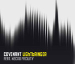 Covenantin "Lightbringer"-levyn etukannessa valkoinen tausta ja sen päällä mustalla värillä pystypalkkeja satunnaisessa järjestyksessä. Vasemmassa alakulmassa lukee järjestyksessä Covenant Lightbringer ja alarivillä feat. Necro Facility.