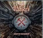 Koristeellinen industrial-henkinen kuva, jonka keskellä näkyy tähti ja sen päällä työkaluja ristissä. Kuvan yläosassa Project Pitchforkin logo.