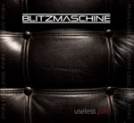 "Useless Pain" -albumin etukannessa lähikuva nahkasohvan tekstuurista, johon upotettu nappeja. Yläosassa Blitzmaschinen logo valkoisella.