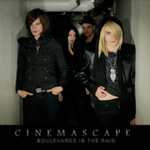 Valokuva mustiin pukeutuneista miehistä ja naisista, jotka seisovat ahtaassa käyttävässä.