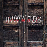 Puusäleikkö, jonka päällä lukee valkoisella ja punaisella värillä The Ghost of 3.13 ja sen alla isolla fonttikoolla "Inwards".