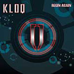 Vihreää ja sinistä väriä taustalla. Kuvan keskellä futuristisia symboleita. Vasemmassa yläkulmassa Kloq-logo.