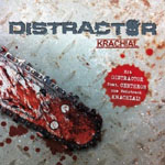 Valokuva verisestä moottorisahan terästä. Kuvan yläosassa Distractor-logo sinisellä ja sen alla punaisella värillä lukee "Krachial".