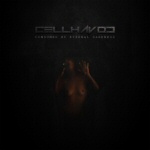 Valokuva alastoman naisen ylävartalosta mustaa taustaa vasten. Kuvan yläosassa Cellhevoc-logo tummanharmaalla värillä.