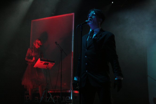 Welle:Erdball esiintymässä Wave Gotik Treffen 2013:ssa. Kuva: Niina Helminen.