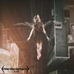 Piirros kapeasiipisestä ihmisolennosta leijailemassa ilmassa.