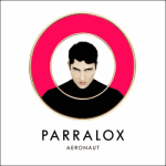 Valkoinen tausta, jota vasten punainen rinkula. Sen sisällä on ihmishahmo. Kuvan alaosassa lukee Parralox ja "Aeronaut" mustalla värillä.