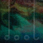 Tummanvihreää taustaa vasten Dool-logo valkoisella värillä.