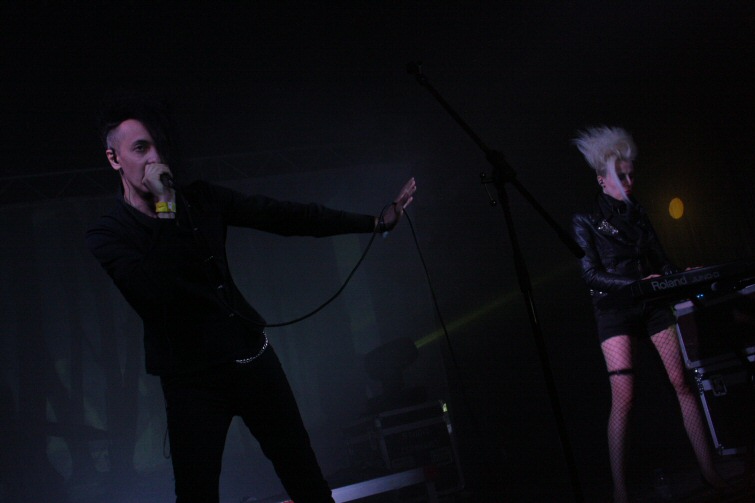 Kuvassa Frozen Dawn esiintymässä Wave-Gotik-Treffenissä vuonna 2015.