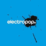Sinistä taustaa vasten mustia mustetahroja ja niiden päällä electropop-logo valkoisella.