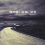 Midnight Resistancen "Remote"-albumin kansikuva. Kuvassa valokuva pilvisestä taivaasta, jonka halki kulkee kaukaisuuteen asti vaaleana muusta maastosta erottuva autotie. Tie kulkee mäkien ja aavojen puittomien maiden halki. Taivas on täynnä uhkaavia p